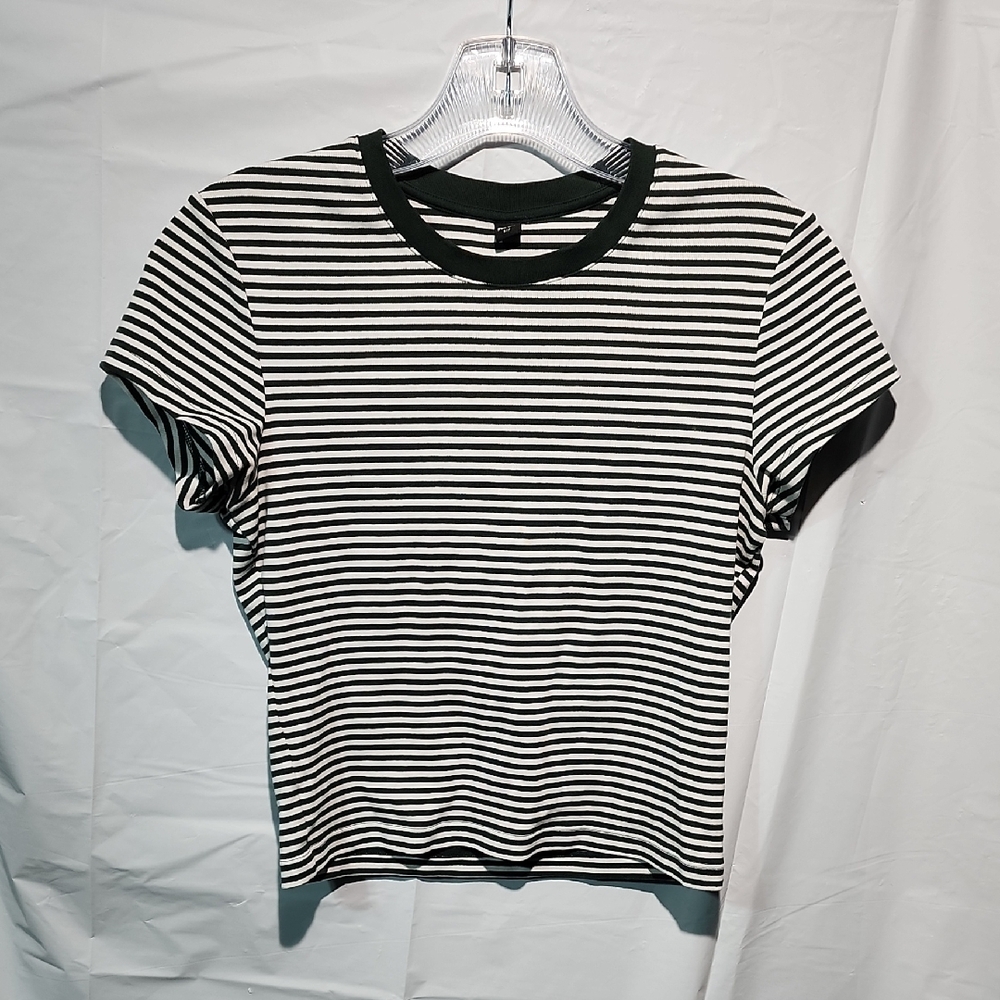 Uniqlo Black & White Striped Short Sleeve Tee